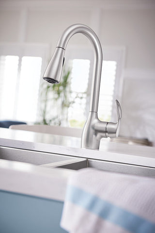 Moen KLEO Spot Resist Stainless One-Handle High Arc Pulldown Kitchen Faucet